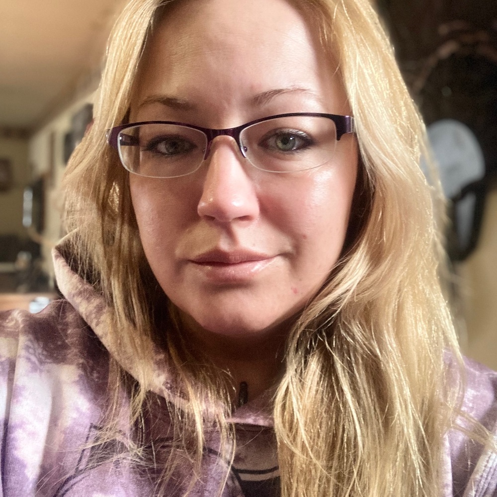 Meet your Posher, Courtney